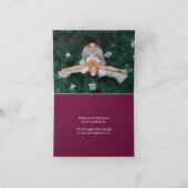 Kroon monogram wijn rood wit bruiloft foto's bedankkaart (Binnen)