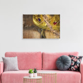 Kroon van doornen en gouden kroon met nagels canvas afdruk (Insitu (Woonkamer))