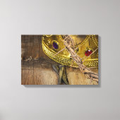 Kroon van doornen en gouden kroon met nagels canvas afdruk (Voorkant)