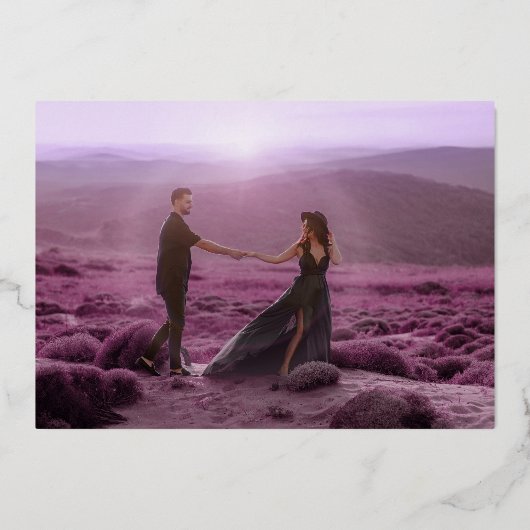 Kroonfoto bruiloft bewaar de datum paarse zilver folie uitnodiging (Achterkant)