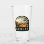 Kruger Nationaal Park Zuid-Afrika Giraffe Vintage Glas<br><div class="desc">Kruger vector artwork ontwerp. Kruger National Park,  in het noordoosten van Zuid-Afrika,  is een van de grootste wildreservaten van Afrika. De grote dichtheid van wilde dieren omvat de Big 5: leeuwen,  luipaarden,  neushoorns,  olifanten en buffels.</div>