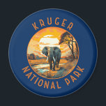Kruger Nationaal Park Zuid-Afrika Olifant Retro Magneet<br><div class="desc">Kruger vector artwork ontwerp. Kruger National Park,  in het noordoosten van Zuid-Afrika,  is een van de grootste wildreservaten van Afrika. De grote dichtheid van wilde dieren omvat de Big 5: leeuwen,  luipaarden,  neushoorns,  olifanten en buffels.</div>