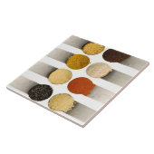 Kruiden specerijen en poedervormige ingrediënten tegeltje (Zijkant)