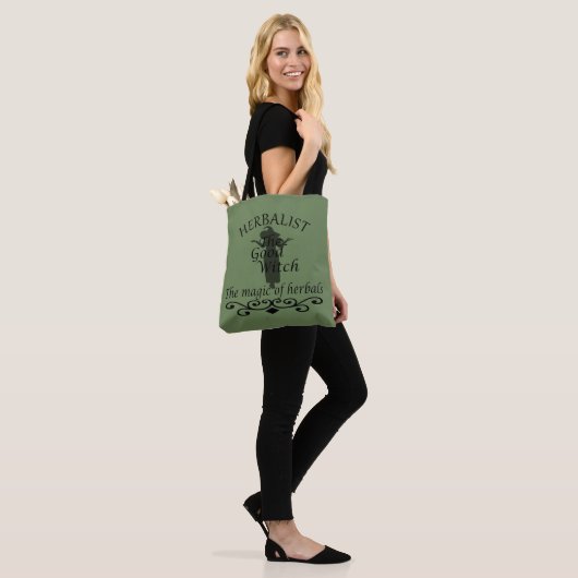 Kruidengenezer groene heks magie natuurlijke genee tote bag (Op model)