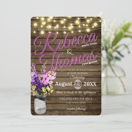 Kruik van Delpheniums en Lichten Rustieke bruiloft Kaart (Staand voorkant)