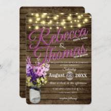 Kruik van Delpheniums en Lichten Rustieke bruiloft