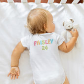 Kruipende baby met Mooie Rups Romper