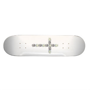 Kruis van zilver en witte rozen skateboard