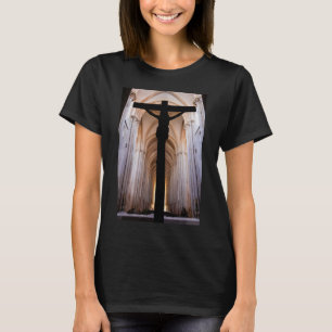 Kruisbeeld met Jezus Christus. Gotische Abdij van  T-shirt