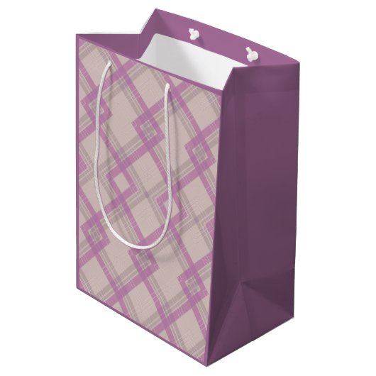 Kruisende gelukkige paarse en roomkleurige witte r medium cadeauzakje (Achterkant Gekanteld)