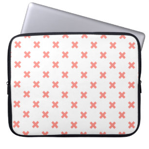 Kruissteek op wit laptop sleeve