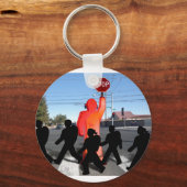 Kruiswacht met Kinderen op straat Sleutelhanger (Voorkant)