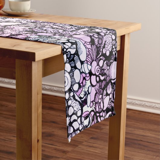 kruiwagens en keiboten korte tafelloper (Voorbeeld)