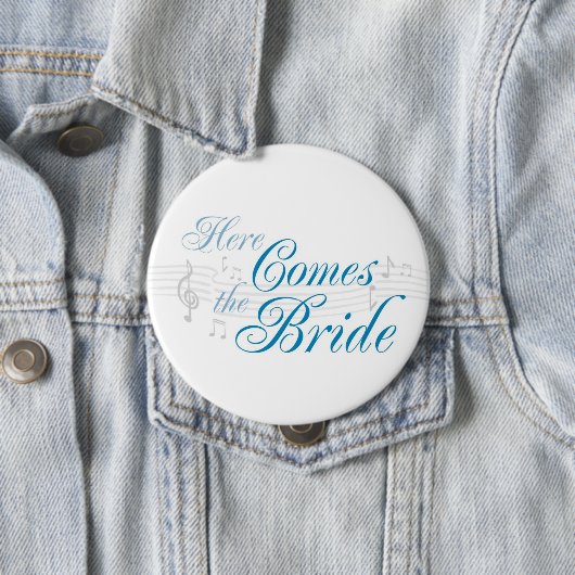 KRW hier komt de Bride Button - Pin (In situ)