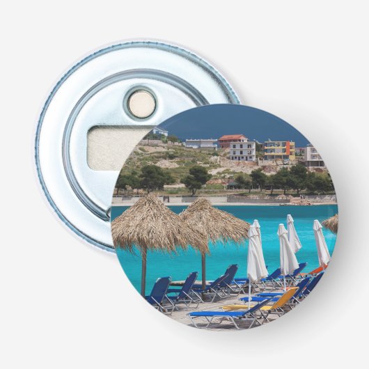 Ksamil, strand aan de zee button flesopener (Voorkant)
