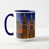 Kuala Lumpur silhouet bij nacht Mok (Links)