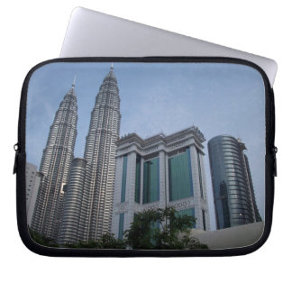 Kuala lumpur touwtjeslaptophoes laptop sleeve