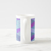 Kubussen in driehoeken geometrisch patroon porselein kop (Achterkant)