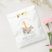 Kuffenblauw vliegend boven Giraffe dierlijk gewas Bedankzakje (Gezegeld)