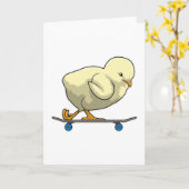 Kuiken als skater met skateboard kaart (Gele Bloem)