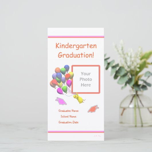 Kuiken en ballonnen kleuterschool afstuderen aankondiging (Staand voorkant)