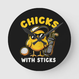 Kuikens met stokken Golfer Meisje Vrouw Golf Club Ronde Klok