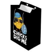 Kuikens vinden me Pasen Grappige Eierjacht Medium Cadeauzakje (Voorkant Gekanteld)