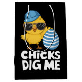 Kuikens vinden me Pasen Grappige Eierjacht Medium Cadeauzakje (Voorkant)