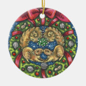 KUILTE KISSENDE SQUIRRELS ONDER MISTLETOE, NUT WRE KERAMISCH ORNAMENT (Voorkant)