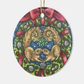 KUILTE KISSENDE SQUIRRELS ONDER MISTLETOE, NUT WRE KERAMISCH ORNAMENT (Links)