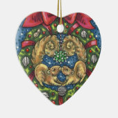 KUILTE KISSENDE SQUIRRELS ONDER MISTLETOE, NUT WRE KERAMISCH ORNAMENT (Rechts)