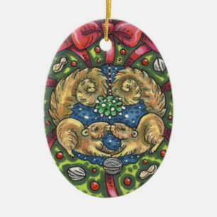 KUILTE KISSENDE SQUIRRELS ONDER MISTLETOE, NUT WRE KERAMISCH ORNAMENT