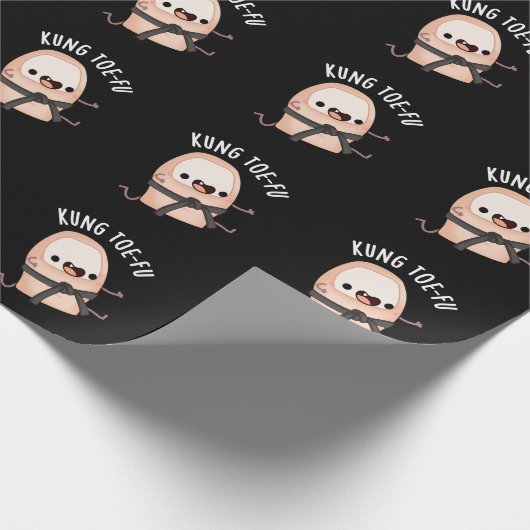 Kung Toe-fu Funny Big Toe Pun Dark BG Cadeaupapier (Hoek)