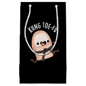 Kung Toe-fu Funny Big Toe Pun Dark BG Klein Cadeauzakje (Voorkant)