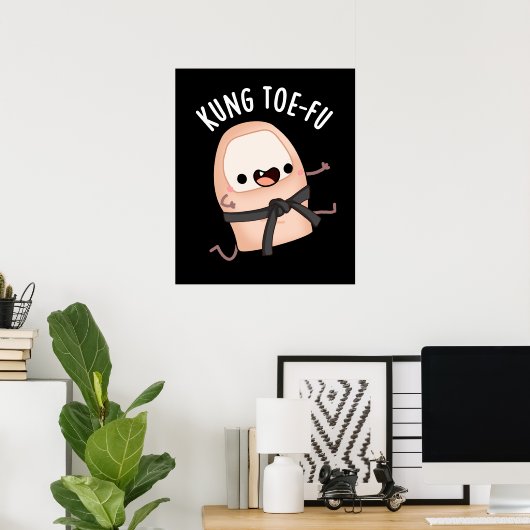 Kung Toe-fu Funny Big Toe Pun Dark BG Poster (Thuiskantoor)
