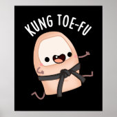 Kung Toe-fu Funny Big Toe Pun Dark BG Poster (Voorkant)