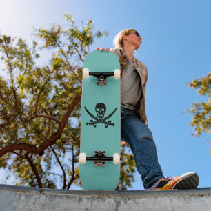 KUNNEN EN KROSSBONEN PIRATE SKATEBOARD DECK