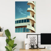 Kunst Deco-gebouw met spiraaltrap Poster (Thuiskantoor)