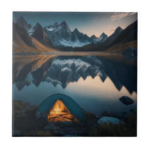Kunst met tent, bergen en meer in kampeerthema tegeltje