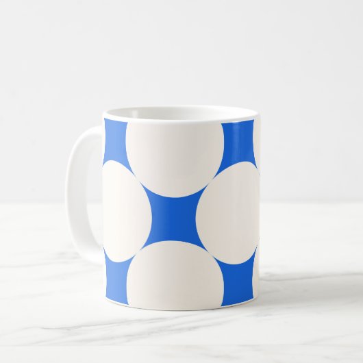 🖌️ Kunst ontmoet Koffie: de Polka Pattern Mok (Voorkant links)