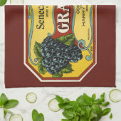 Kunst op oude fruitkratlabel, Seneca Lake-druiven Theedoek (Gevouwen)