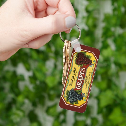 Kunst van oude fruitkratlabel, Seneca Lake Druiven Sleutelhanger (Hand)