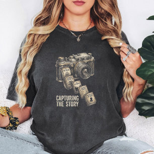 Kunst van verhalenverteller met vintagecamera t-shirt