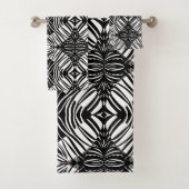 Kunst Zwart-wit Geometrisch Tribal Patroon Bad Handdoek (Insitu)