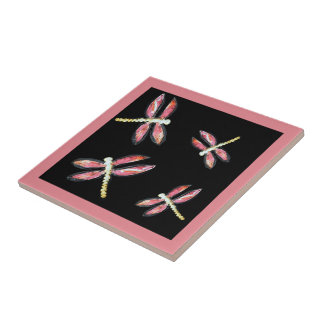 Kunstdanserende roze dragonfly-buien tegeltje