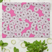 Kunstdebloem - wit op roze theedoek (Gevouwen)