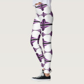 Kunstdeco-elementen in donkere leggings (Links)