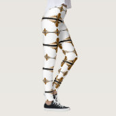 Kunstdecoelementen in geelbruine leggings (Rechts)