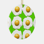 Kunsteieren van kalkhoudende poppen op kalkgroene  keramisch ornament (Rechts)