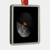 Kunstenconcept met een mogelijke binnenste kern metalen ornament (Rechts)